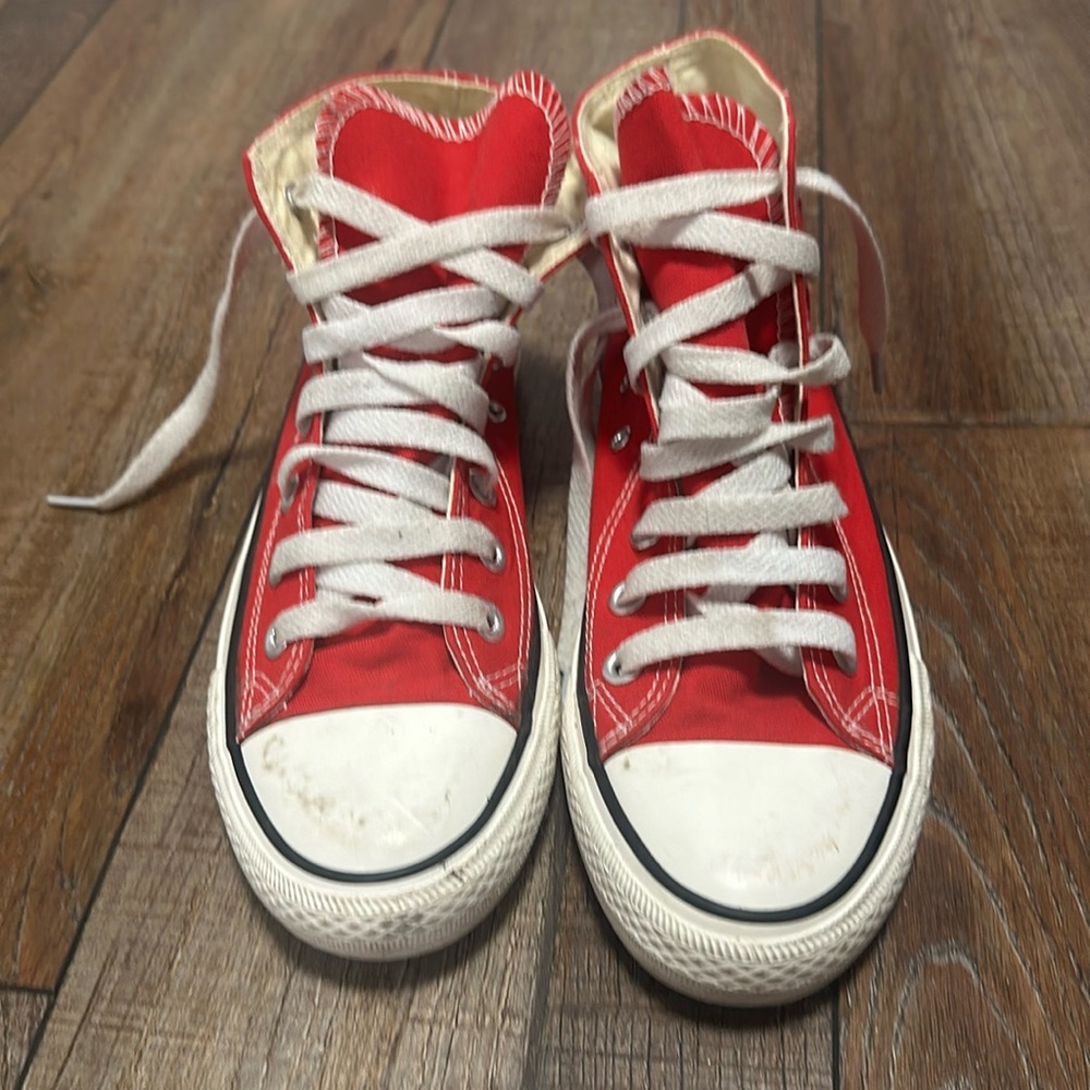 Red Converse All Stars Chuck Taylor Womens